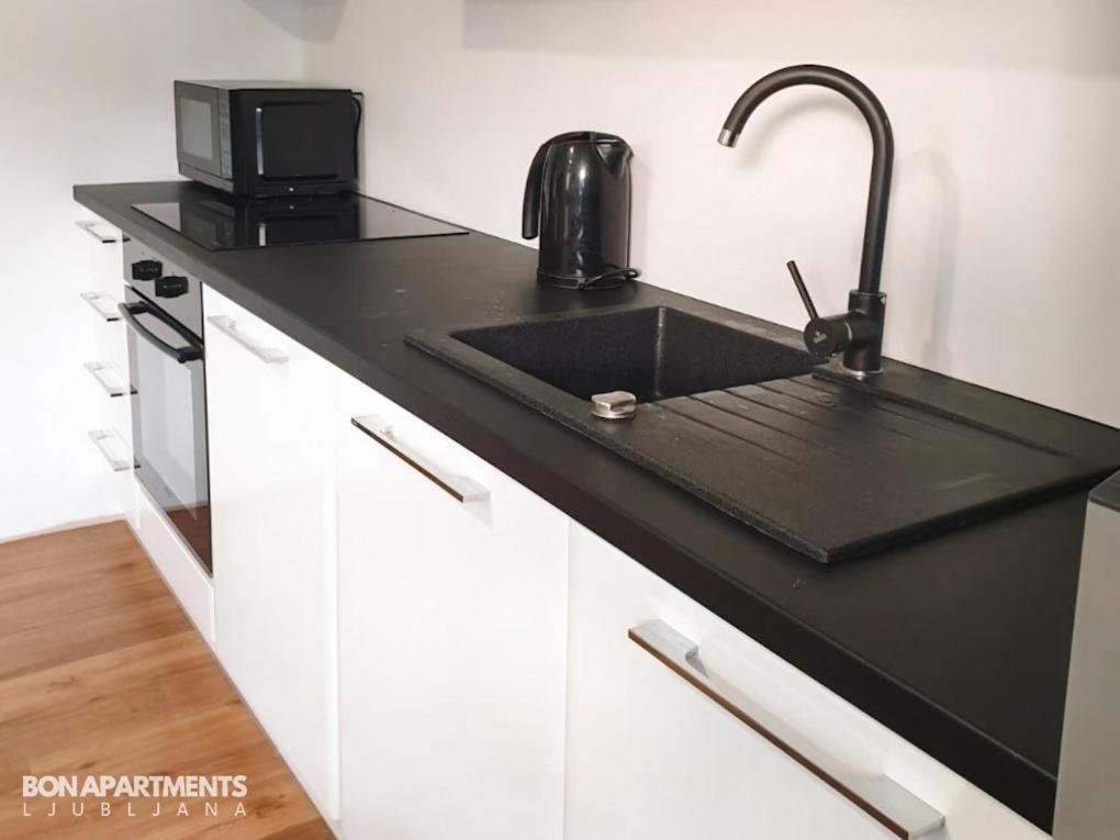 Huge Bbq Garden 2, Spacious Flat, Ac, Free Parking 2 Любляна Екстер'єр фото